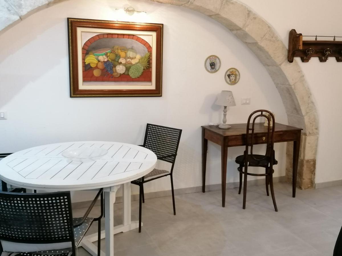 Il Cortiletto Di Via Minniti Syrakus Exterior foto